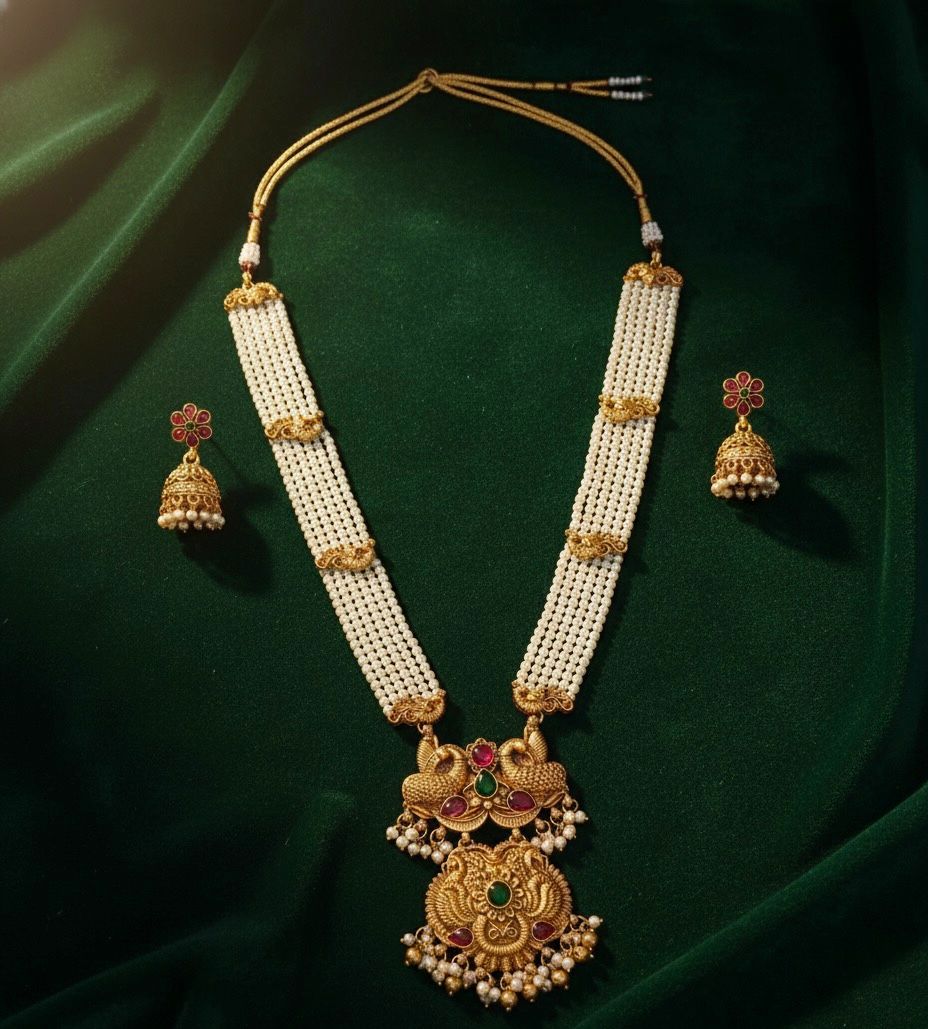 Traditional Design Temple Jewellery Set With Matching Earrings TM471WHITE