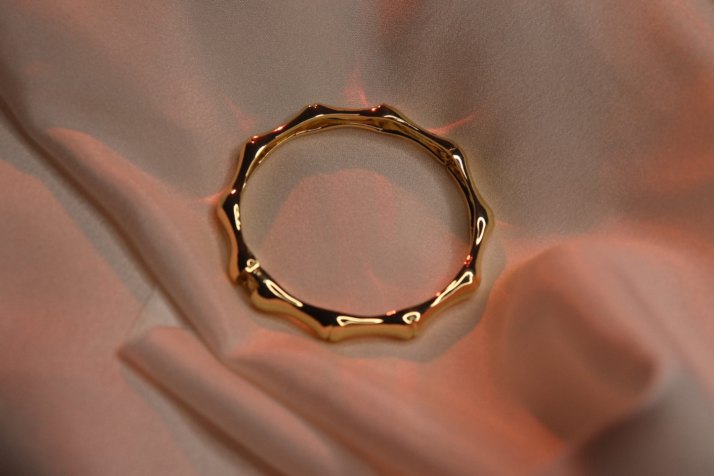 Elegant 22K Gold Zigzag Edge Bangle - Luxe Stackable Cuff