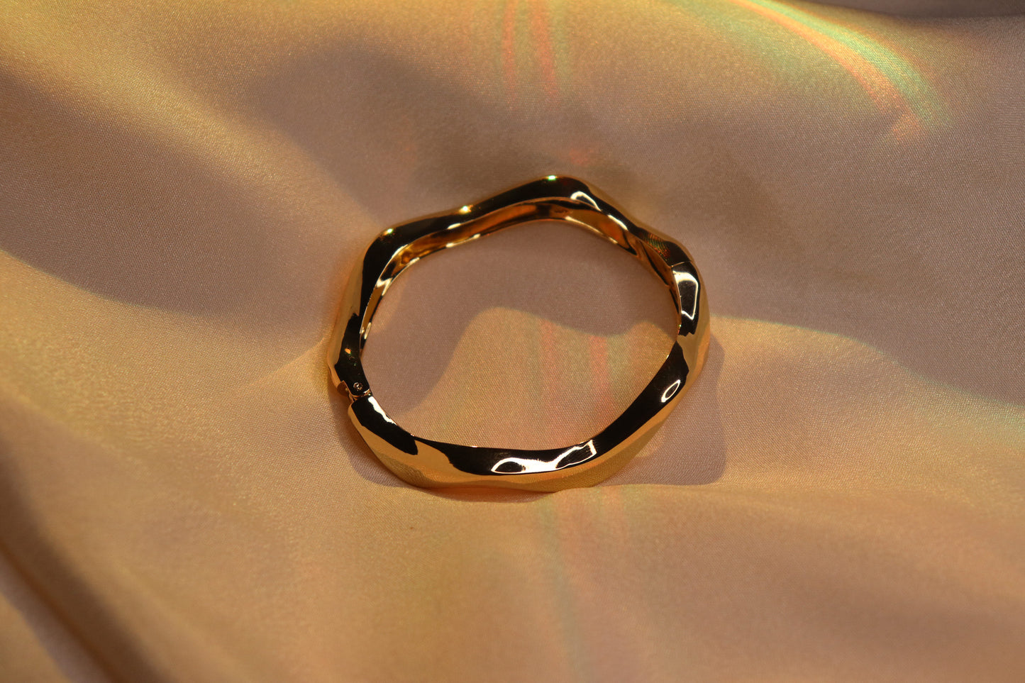 Stylish Gold-Tone Wavy Texture Imitation Bangle - Affordable Stackable Cuff