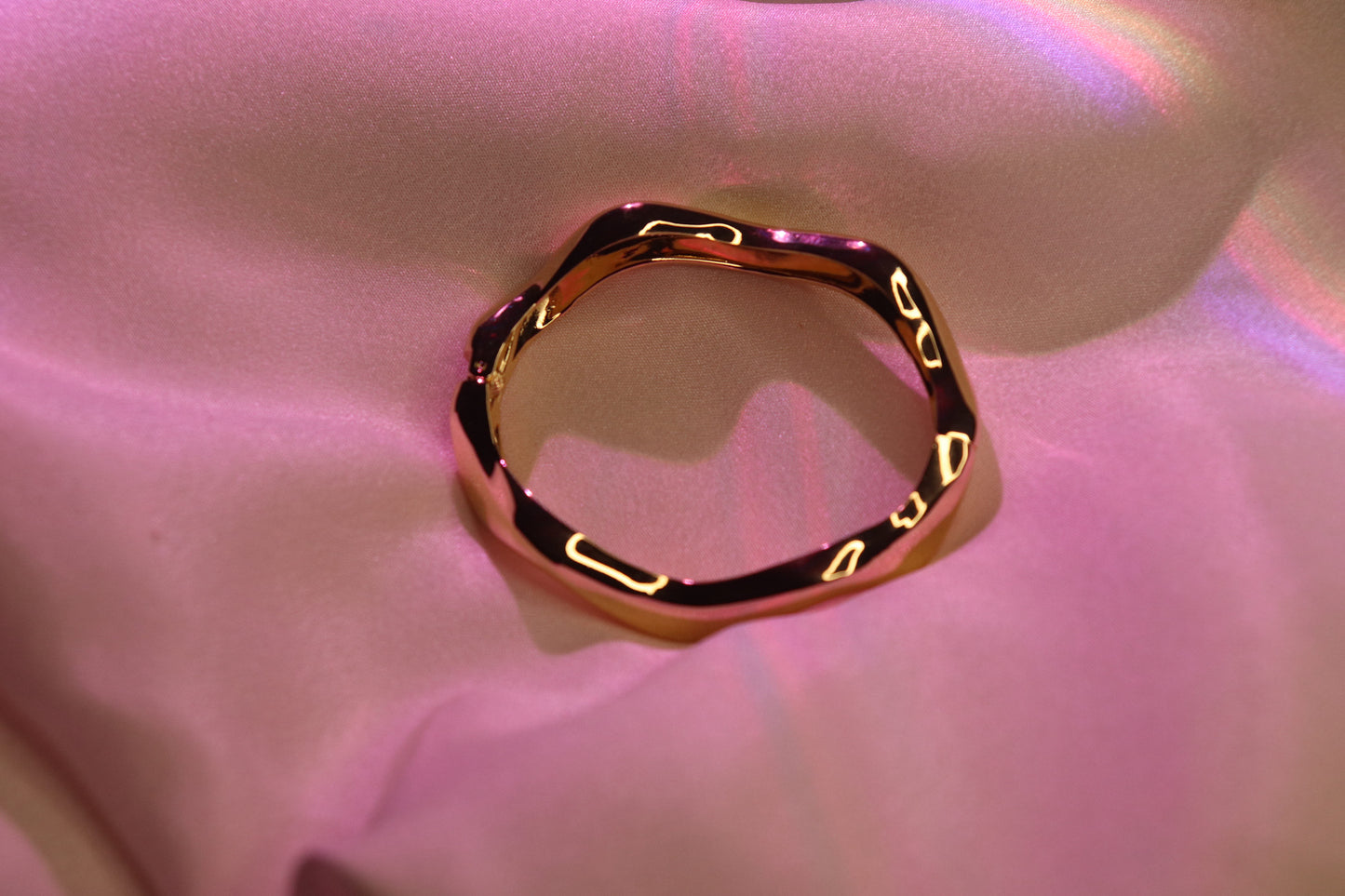 Stylish Gold-Tone Wavy Texture Imitation Bangle - Affordable Stackable Cuff