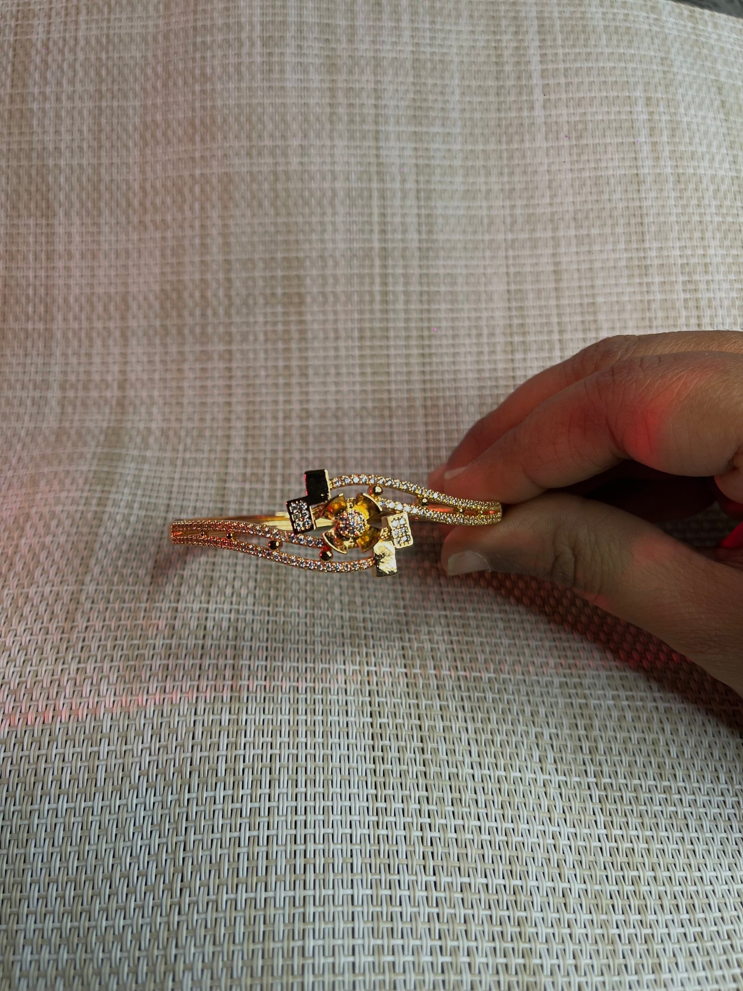 💛 Golden Bloom Designer Diamond Bracelet for Women