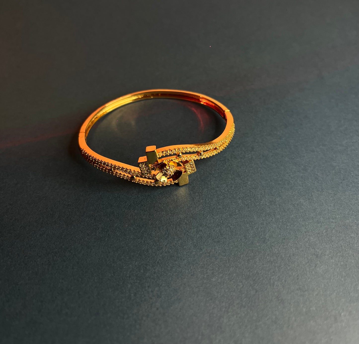 💛 Golden Bloom Designer Diamond Bracelet for Women