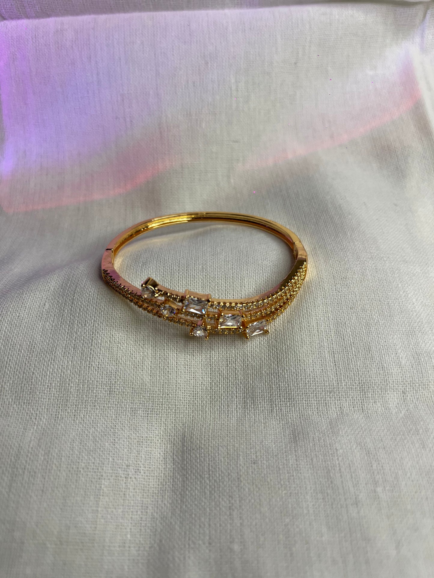 🌸 Golden Radiance Floral Diamond Bracelet for Women