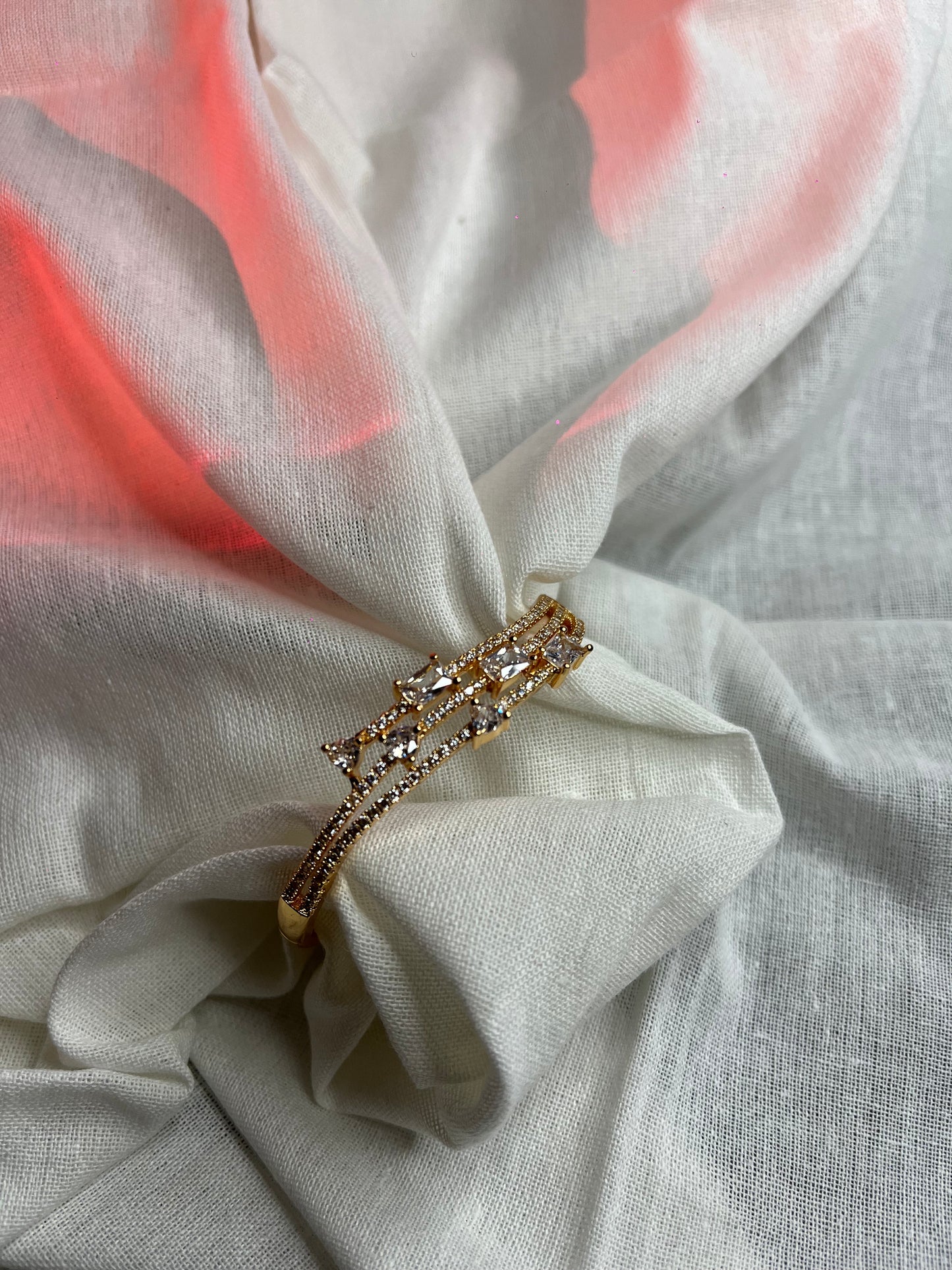 🌸 Golden Radiance Floral Diamond Bracelet for Women