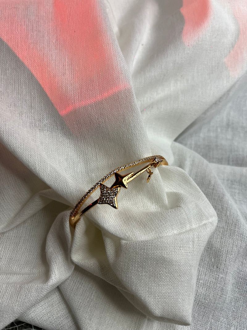 ✨ Golden Starry Elegance Bracelet