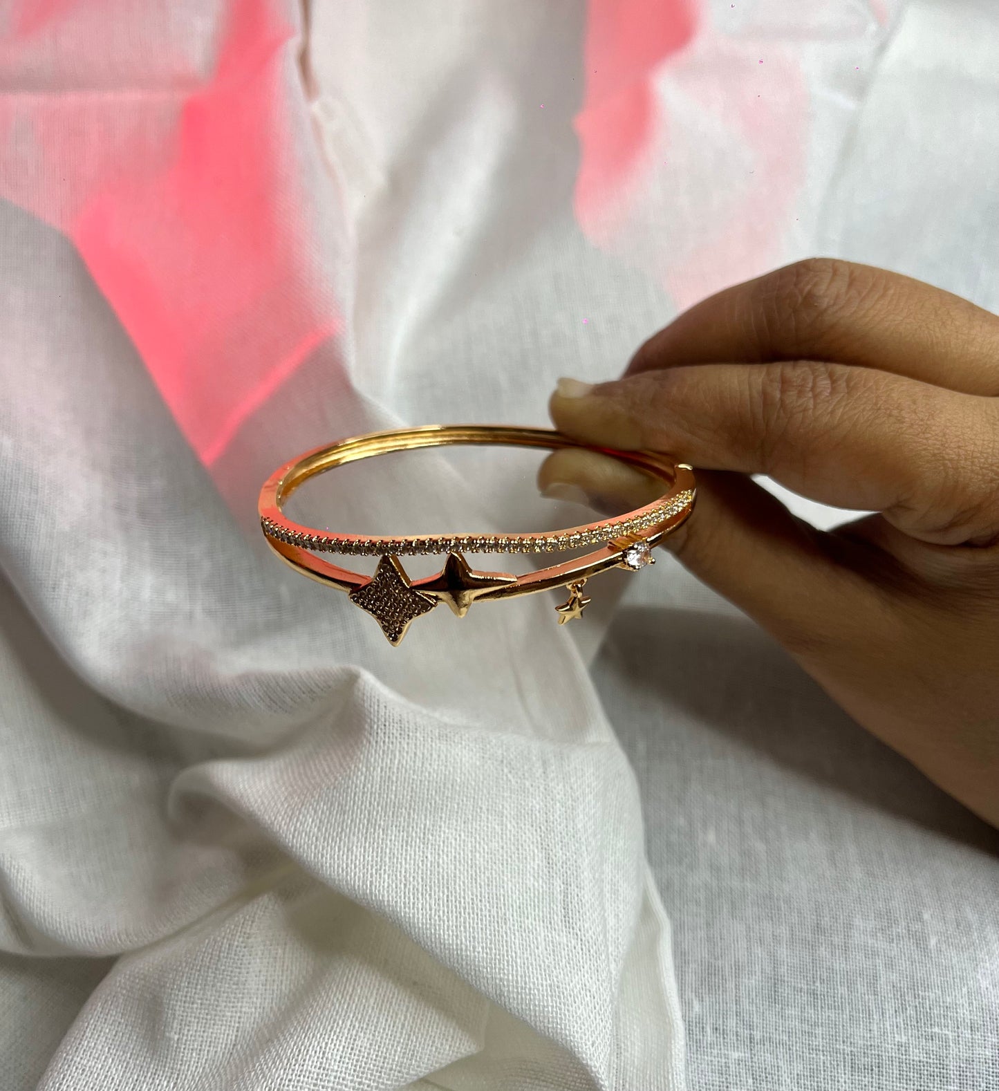 ✨ Golden Starry Elegance Bracelet