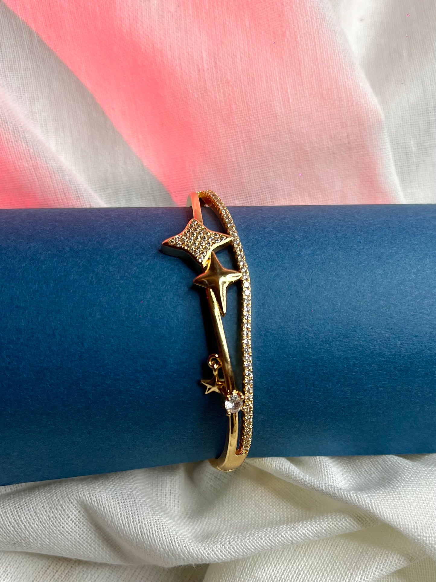 ✨ Golden Starry Elegance Bracelet