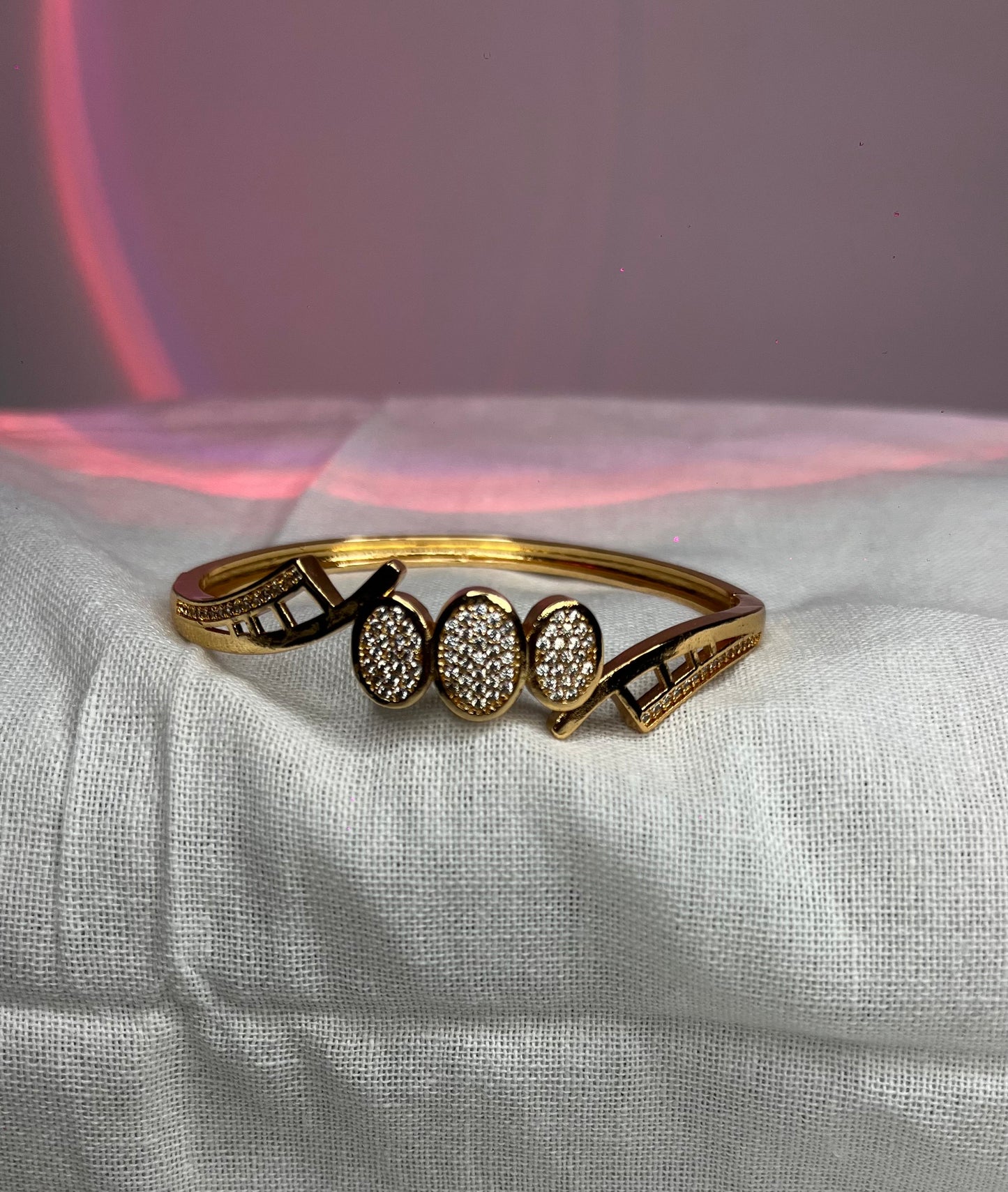 ✨ Triple Glow Circle Designer Gold Bracelet