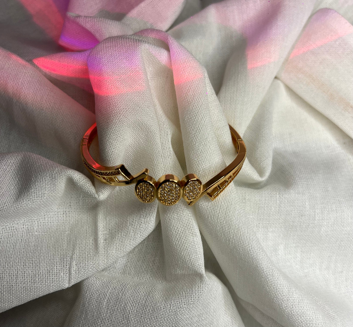 ✨ Triple Glow Circle Designer Gold Bracelet