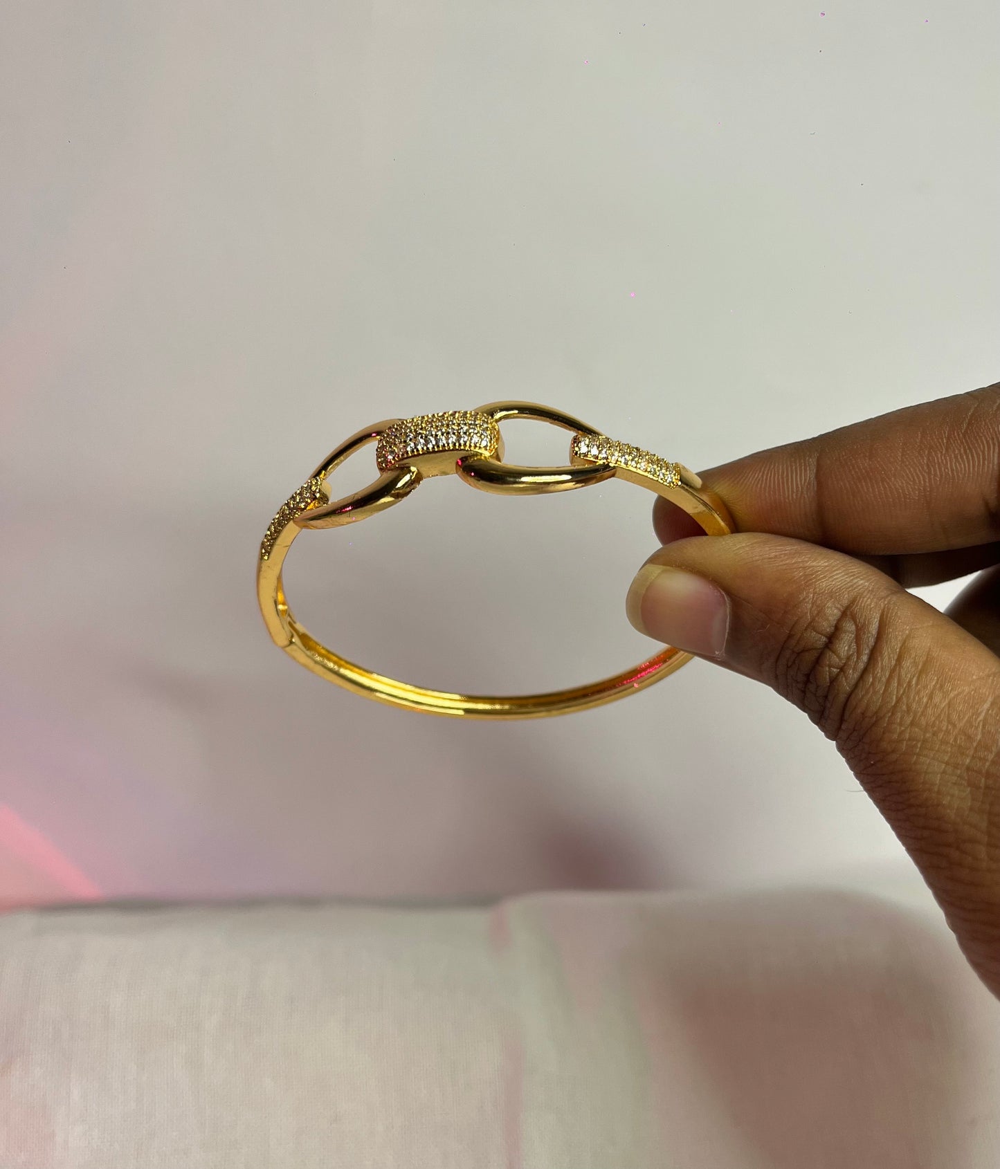 Elegant Gold-Plated Link Bracelet