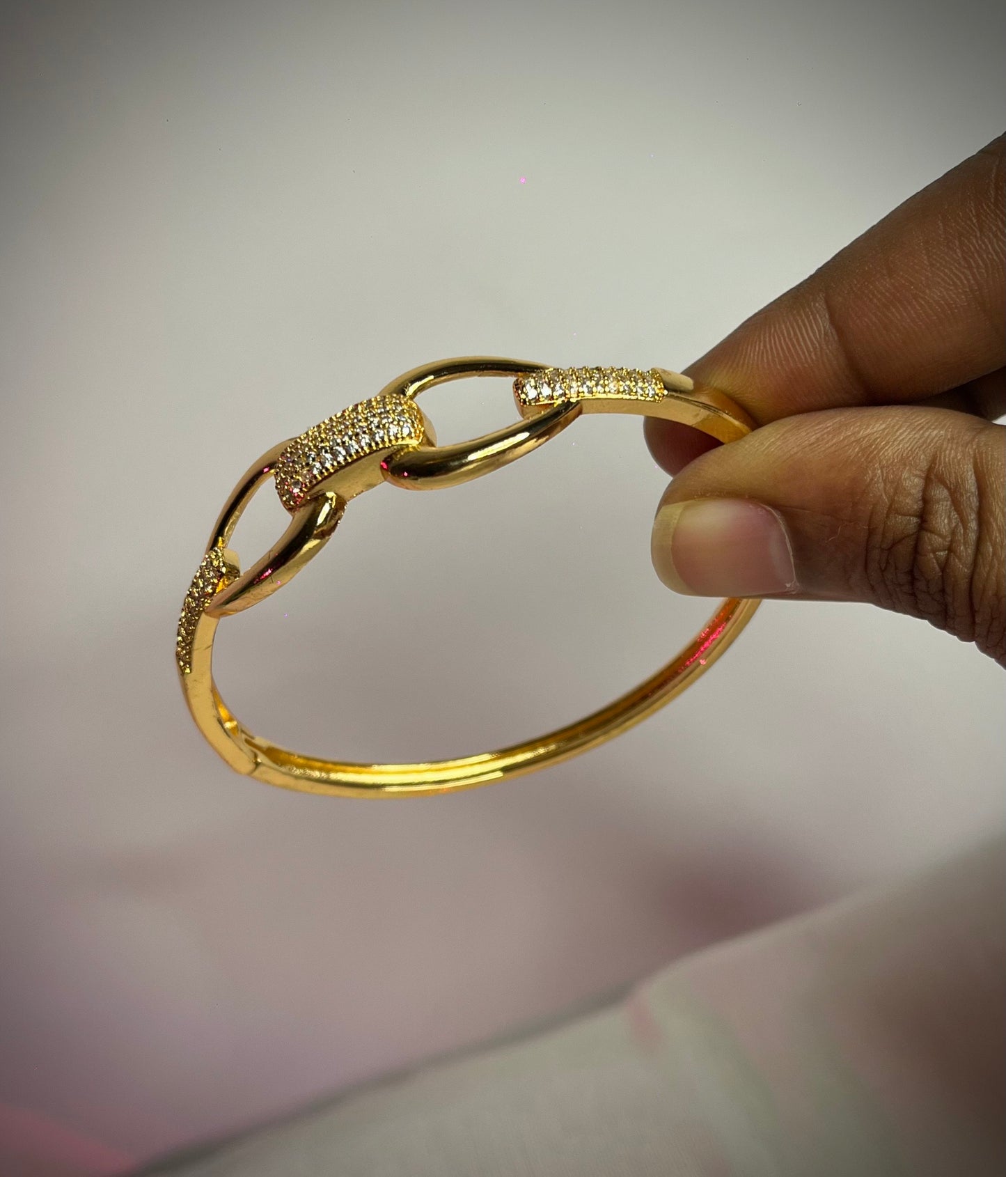 Elegant Gold-Plated Link Bracelet