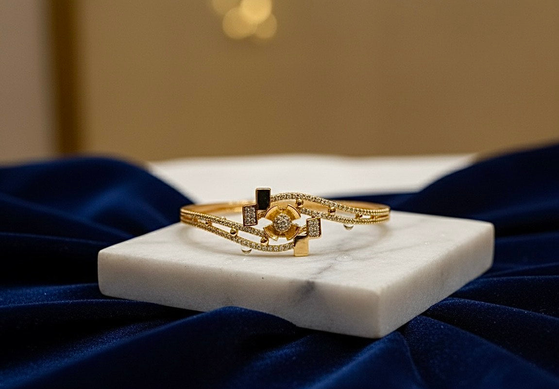 🌸 Golden Radiance Floral Diamond Bracelet for Women