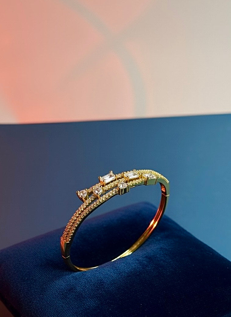 💛 Golden Bloom Designer Diamond Bracelet for Women