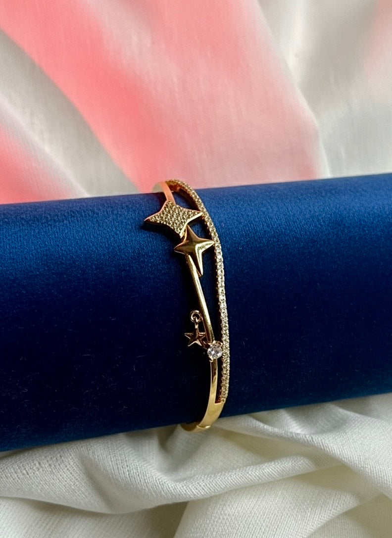 ✨ Golden Starry Elegance Bracelet