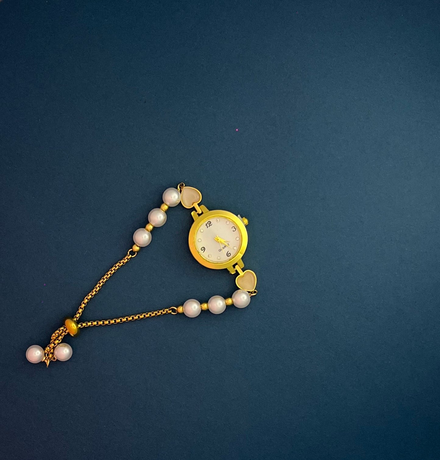 Elegant Pearl & Heart Gold Watch Bracelet – Timeless Feminine Charm