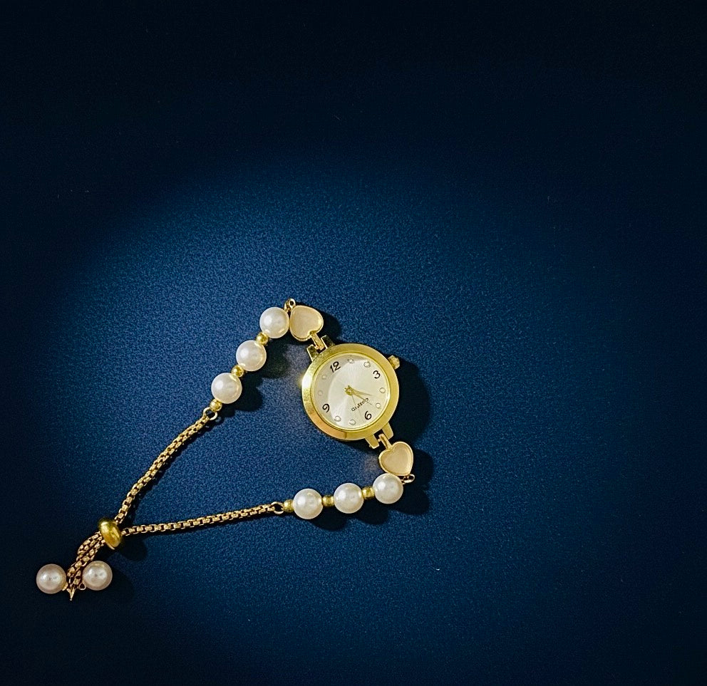 Elegant Pearl & Heart Gold Watch Bracelet – Timeless Feminine Charm
