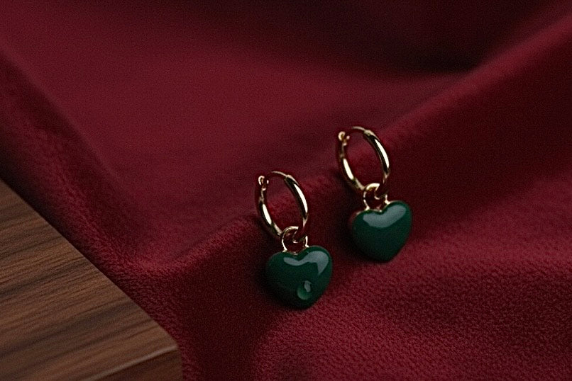 Playful Gold-Tone Green Heart Drop Earrings - Imitation Charm