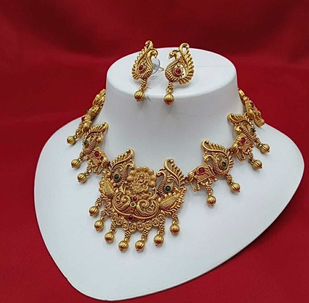 Tradional Temple necklace Jwellery Set With Matching Earrings-04