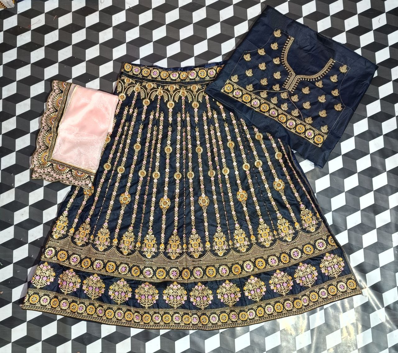 LEHENGA CHOLI BINDIYA