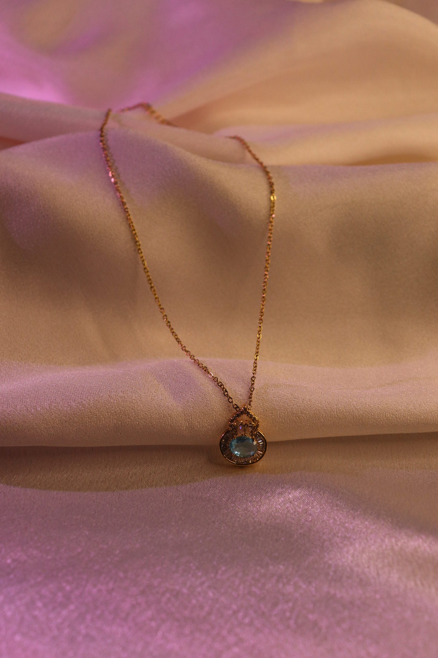 Blue Radiance Gold Pendant Necklace