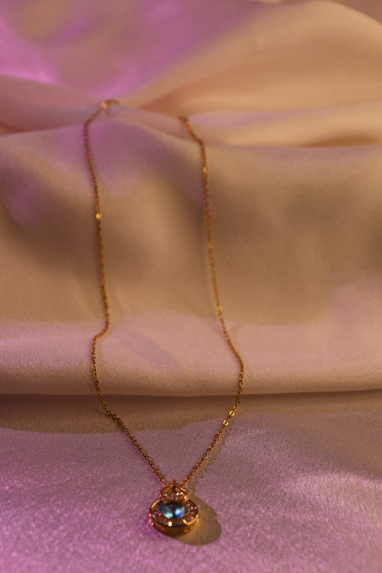 Blue Radiance Gold Pendant Necklace