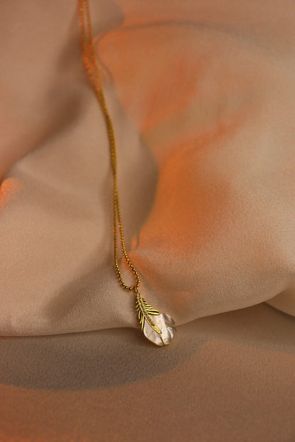 Golden Leaf Pearl Pendant Necklace