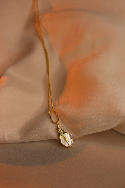 Golden Leaf Pearl Pendant Necklace