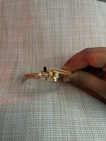 💛 Golden Bloom Designer Diamond Bracelet for Women