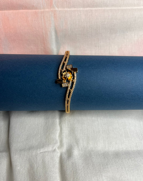 💛 Golden Bloom Designer Diamond Bracelet for Women