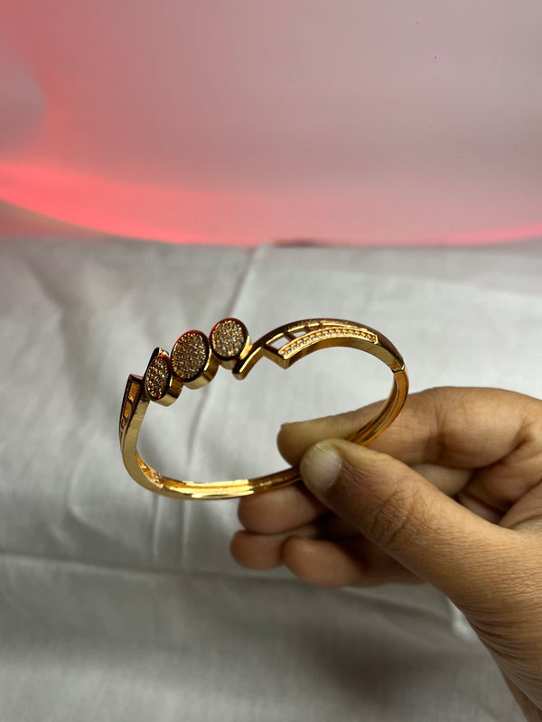 ✨ Triple Glow Circle Designer Gold Bracelet