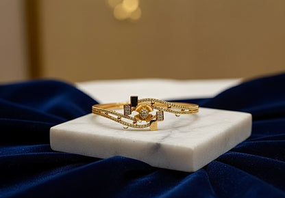 🌸 Golden Radiance Floral Diamond Bracelet for Women