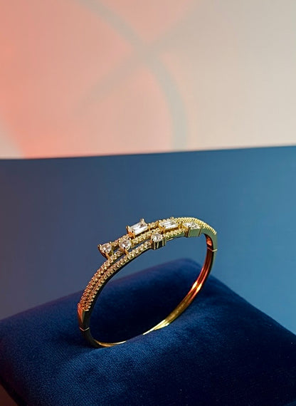 💛 Golden Bloom Designer Diamond Bracelet for Women