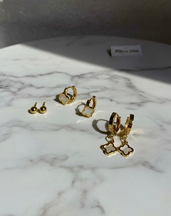 Delicate Gold Flower Earring Set – Timeless Elegance