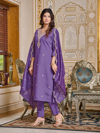 Women's Embroidered Chanderi Kurti With Pant & Dupatta Set  D106
