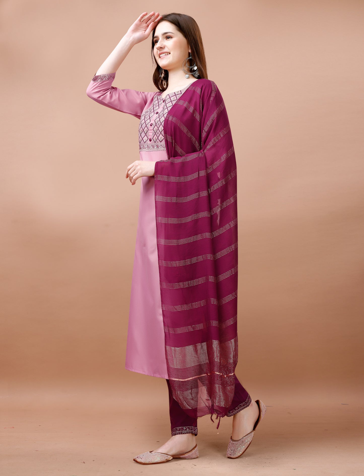 Women Cotton Blend heavy embroidery Kurta With Pant And Dupata Set SG-Welcome