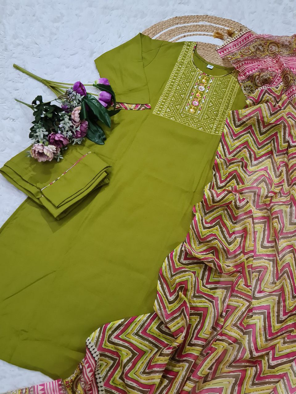 KURTI WITH PANT & DUPATTA ST-SOMYA
