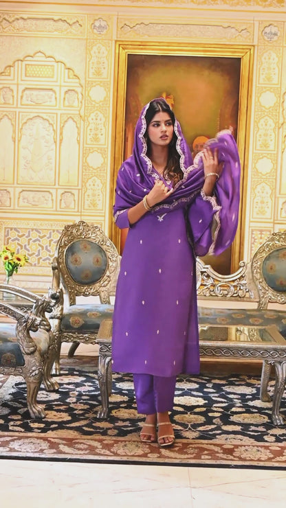 Women's Embroidered Chanderi Kurti With Pant & Dupatta Set  D106